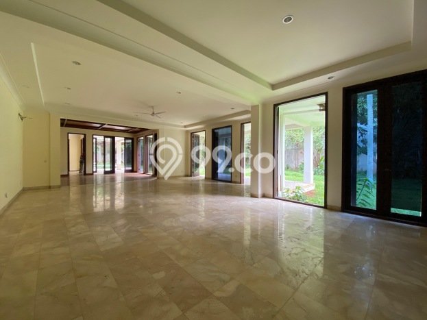 Hunian Elit LB 700m2 Siap Pakai Desain Elegan di Kemang, Jakarta Selatan Hunian Elit LB 700m2 Siap Pakai Desain Elegan di Kemang, Jakarta Selatan