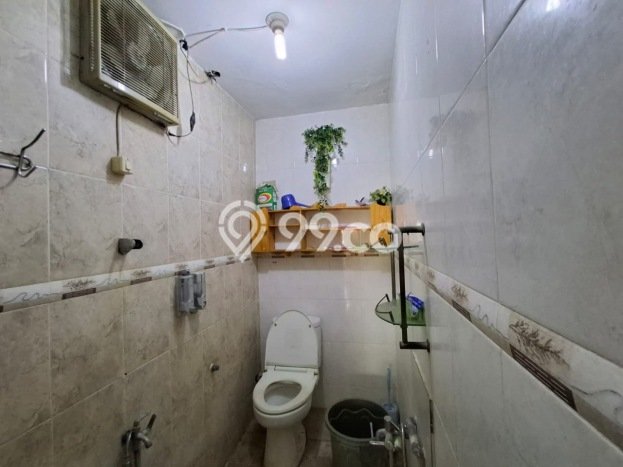 Kost untuk Dijual di Bukit Duri Punya 15 Kamar Kost untuk Dijual di Bukit Duri Punya 15 Kamar
