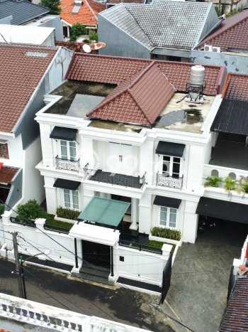 Jual Rumah Luas Megah Dengan View Eksklusif di Gudang Peluru, Jakarta Selatan Jual Rumah Luas Megah Dengan View Eksklusif di Gudang Peluru, Jakarta Selatan