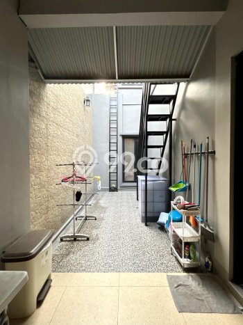 Rumah Menguntungkan di Tebet, Dekat Kawasan Komersial, Jakarta Selatan - LT 311m² Rumah Menguntungkan di Tebet, Dekat Kawasan Komersial, Jakarta Selatan - LT 311m²