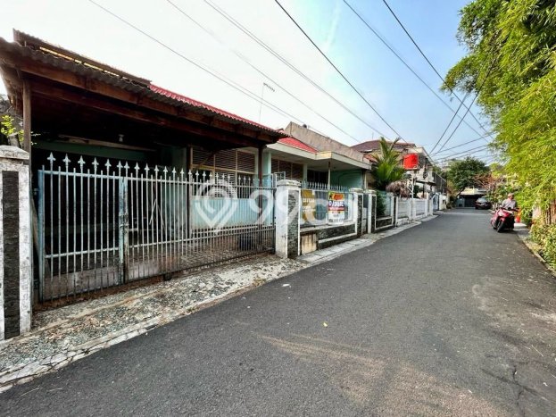 Rumah Luas Tanah 190m² di Tebet, Jakarta Selatan - Lokasi Strategis Rumah Luas Tanah 190m² di Tebet, Jakarta Selatan - Lokasi Strategis