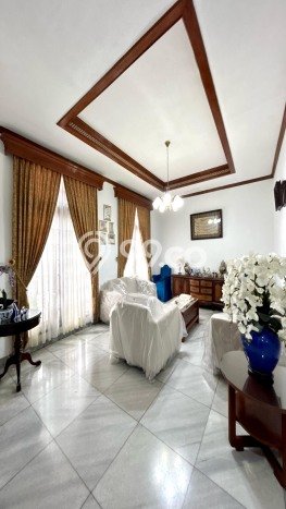 Rumah Asri area Tebet, Akses ke Tebet, Jakarta Selatan, Jakarta Selatan - 6 KT Rumah Asri area Tebet, Akses ke Tebet, Jakarta Selatan, Jakarta Selatan - 6 KT