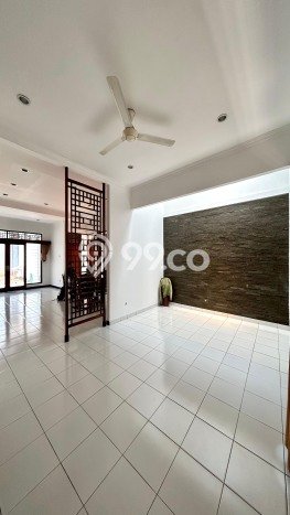 Rumah 5 KT 2 KM Luas Tanah 375m², LB 222m² di Tebet, Jakarta Selatan Rumah 5 KT 2 KM Luas Tanah 375m², LB 222m² di Tebet, Jakarta Selatan