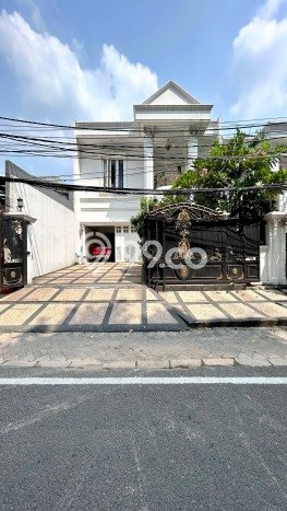 Dijual Rumah Premium dengan Fasilitas Sekitar Lengkap di Tebet, Jakarta Selatan Dijual Rumah Premium dengan Fasilitas Sekitar Lengkap di Tebet, Jakarta Selatan