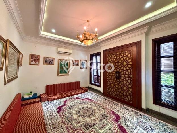 Ready to Use! Premium House LT 310m2 Desain Elegan di Kemang Ready to Use! Premium House LT 310m2 Desain Elegan di Kemang