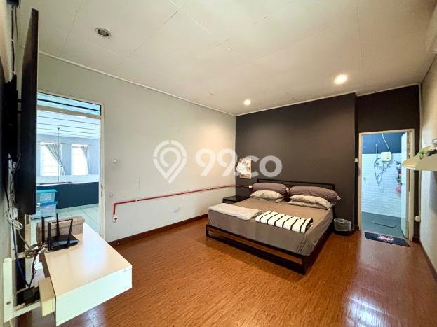 Rumah Eksklusif di Tebet, Jakarta Selatan, LT 333m² Bangunan 290m² Rumah Eksklusif di Tebet, Jakarta Selatan, LT 333m² Bangunan 290m²