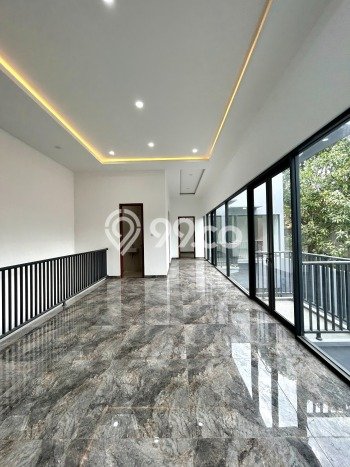 Hunian Mewah Siap Huni LT 297m2 di Cilandak, Jakarta Selatan Hunian Mewah Siap Huni LT 297m2 di Cilandak, Jakarta Selatan