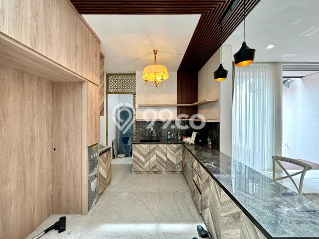 For Sale! Premium House LT 151m2 Desain Elegan di Jati Padang For Sale! Premium House LT 151m2 Desain Elegan di Jati Padang