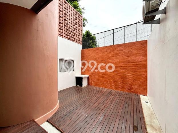 For Sale! Premium House LT 151m2 Desain Elegan di Jati Padang For Sale! Premium House LT 151m2 Desain Elegan di Jati Padang
