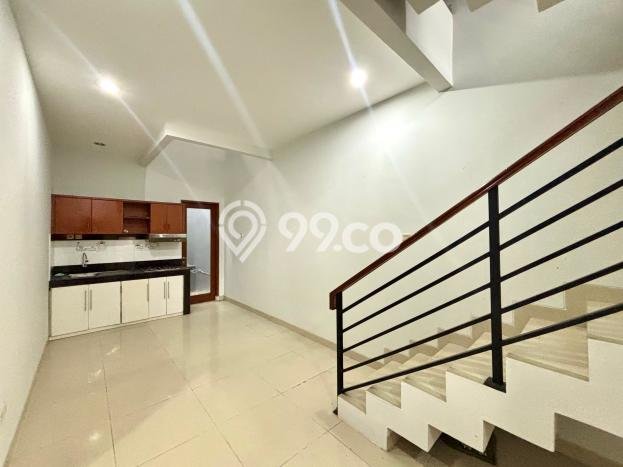 Rumah Modern Cantik 3 KT Siap Huni di Tebet Rumah Modern Cantik 3 KT Siap Huni di Tebet