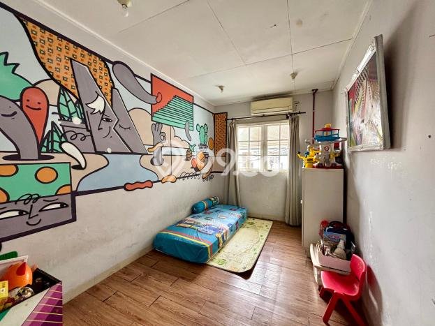 Rumah Eksklusif di Tebet, Jakarta Selatan, LT 333m² Bangunan 290m² Rumah Eksklusif di Tebet, Jakarta Selatan, LT 333m² Bangunan 290m²