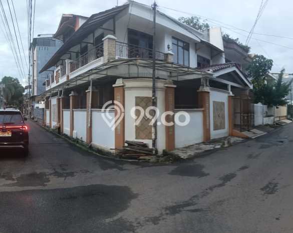 Hunian Mewah LB 300m2 Siap Huni Desain Elegan di Tanjung Duren, Jakarta Barat Hunian Mewah LB 300m2 Siap Huni Desain Elegan di Tanjung Duren, Jakarta Barat