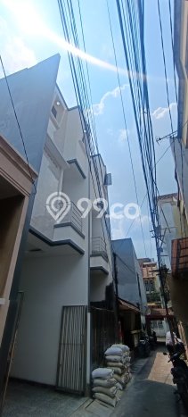 Rumah Minimalis 3 KT di Tanjung Duren Jakarta Barat Rumah Minimalis 3 KT di Tanjung Duren Jakarta Barat