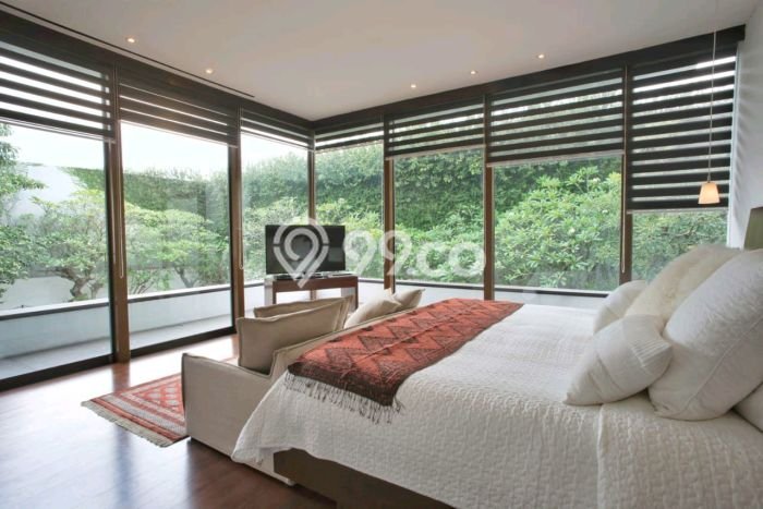 Rumah Elit Modern Tanpa Renovasi di Pondok Indah Jakarta Selatan Rumah Elit Modern Tanpa Renovasi di Pondok Indah Jakarta Selatan
