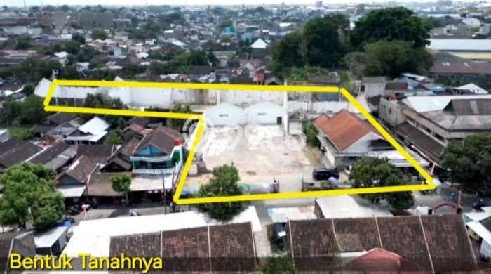 Jarang Ada! Tanah di Jebres Punya Luas 4400m2 SHM Jarang Ada! Tanah di Jebres Punya Luas 4400m2 SHM