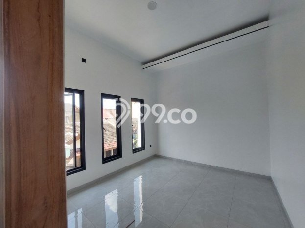 Rumah Modern Cantik 4 Kamar Siap Huni di Colomadu Rumah Modern Cantik 4 Kamar Siap Huni di Colomadu