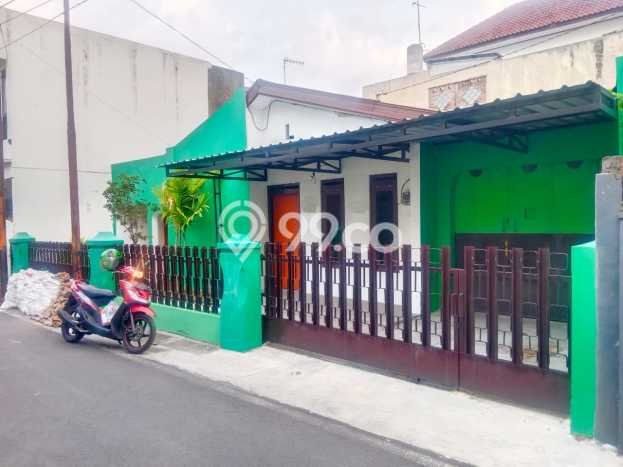 Rumah Strategis Modern Lb 150m2 di Banjarsari, Surakarta Rumah Strategis Modern Lb 150m2 di Banjarsari, Surakarta