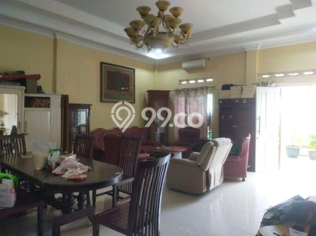 For Sale Rumah 5 Kamar Lokasi Ideal Bagus dan Strategis di Laweyan For Sale Rumah 5 Kamar Lokasi Ideal Bagus dan Strategis di Laweyan