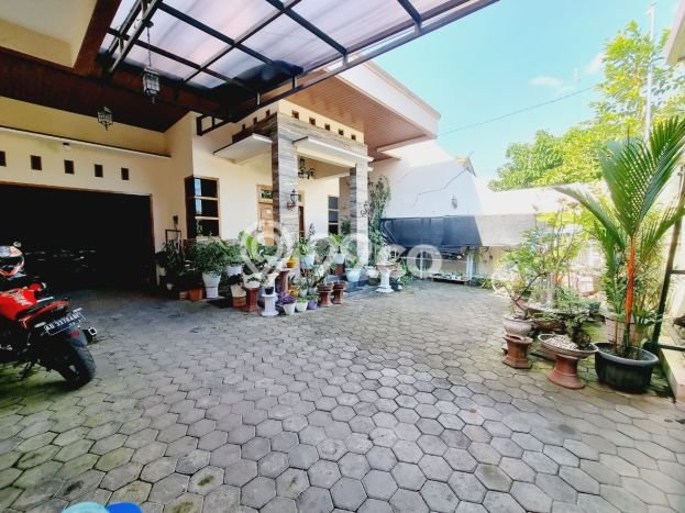 For Sale Rumah Mewah Exclusive di Banjarsari, Surakarta For Sale Rumah Mewah Exclusive di Banjarsari, Surakarta