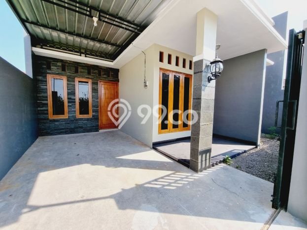 Dijual Cepat Rumah Bagus Siap Huni LB 80m2 di Colomadu, Karanganyar Dijual Cepat Rumah Bagus Siap Huni LB 80m2 di Colomadu, Karanganyar