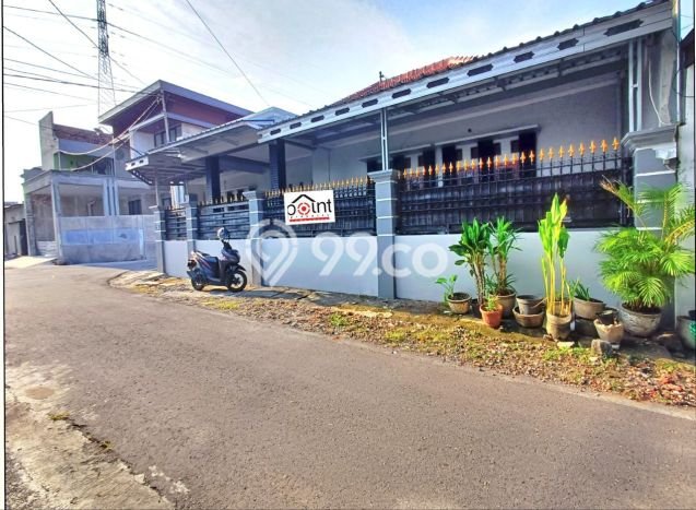 Jual Rumah Minimalis Bagus Punya 3 KT di Banjarsari Surakarta SHM Jual Rumah Minimalis Bagus Punya 3 KT di Banjarsari Surakarta SHM