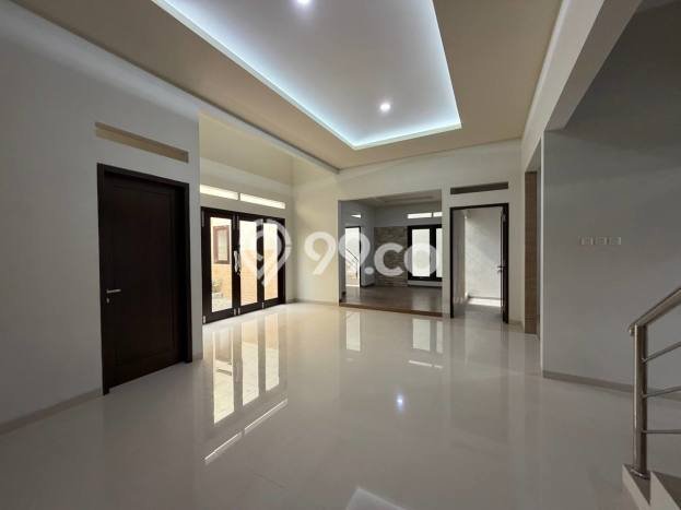 Siap Huni Rumah Mewah 5 Kamar di Banjarsari Dekat ke Mana Saja Siap Huni Rumah Mewah 5 Kamar di Banjarsari Dekat ke Mana Saja