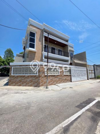 Hunian Mewah Siap Huni LT 166m2 di Laweyan, Surakarta Hunian Mewah Siap Huni LT 166m2 di Laweyan, Surakarta