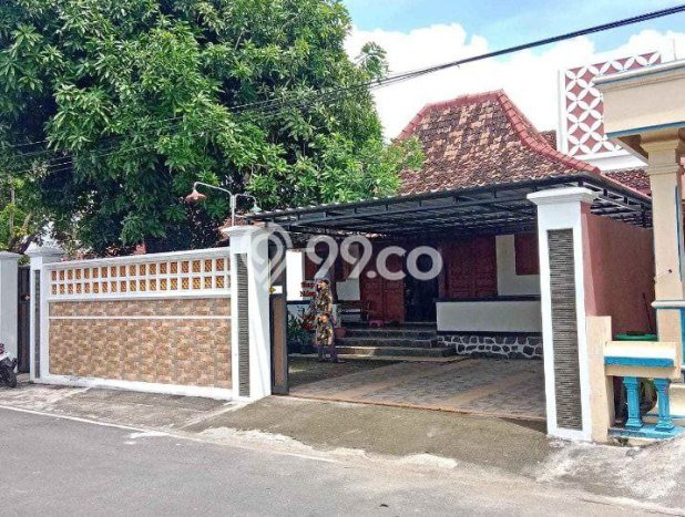 Dijual Cepat Rumah Minimalis & Modern LB 175m2 di Solo Baru Dijual Cepat Rumah Minimalis & Modern LB 175m2 di Solo Baru