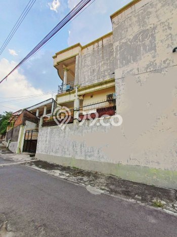 Rumah Eksklusif Dijual LT 495m2 di Banjarsari, Surakarta Rumah Eksklusif Dijual LT 495m2 di Banjarsari, Surakarta