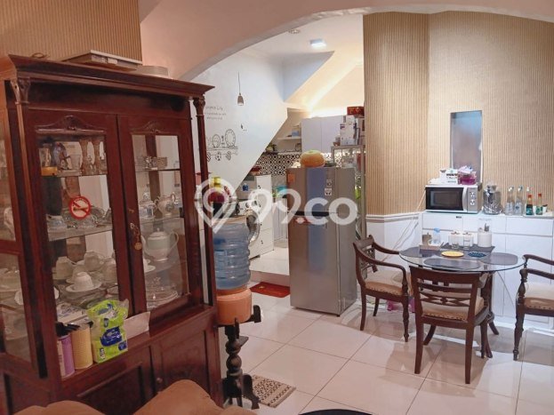 Dijual Cepat Rumah Bagus Siap Huni LB 170m2 di Colomadu, Karanganyar Dijual Cepat Rumah Bagus Siap Huni LB 170m2 di Colomadu, Karanganyar