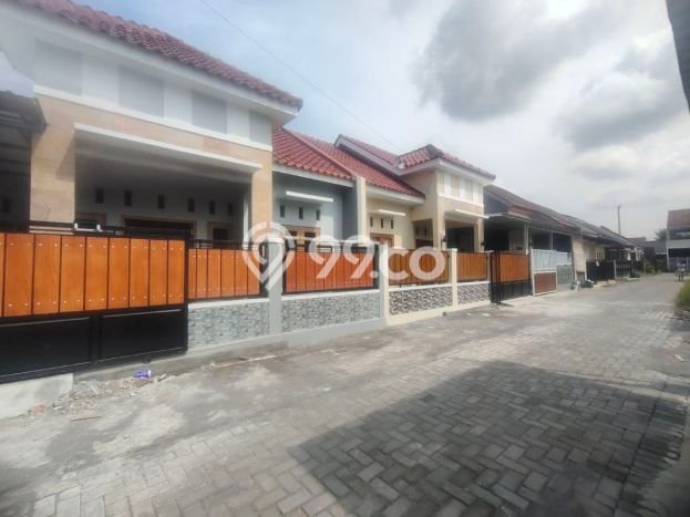 Rumah Modern LB/LT 60m2/81m2 Dijual Area Kartosuro, Sukoharjo Rumah Modern LB/LT 60m2/81m2 Dijual Area Kartosuro, Sukoharjo