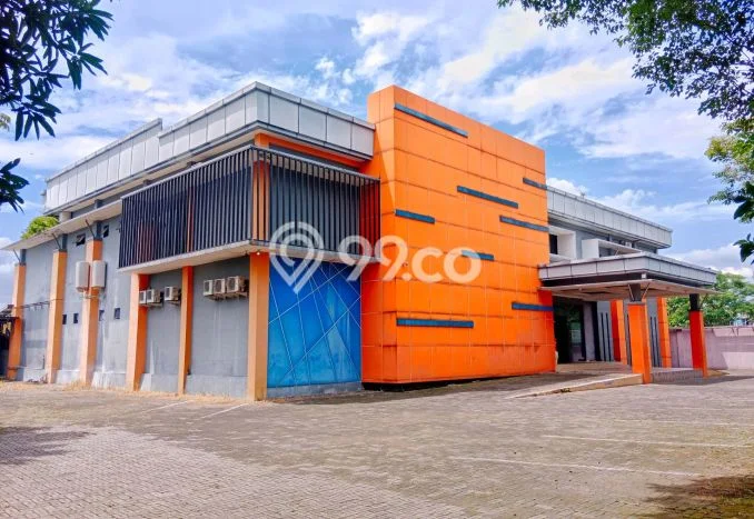 Lokasi Strategis! Dijual Komersial Bisnis di Laweyan, Surakarta Kondisi Bagus Lokasi Strategis! Dijual Komersial Bisnis di Laweyan, Surakarta Kondisi Bagus