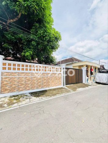 Dijual Cepat Rumah Minimalis & Modern LB 175m2 di Solo Baru Dijual Cepat Rumah Minimalis & Modern LB 175m2 di Solo Baru