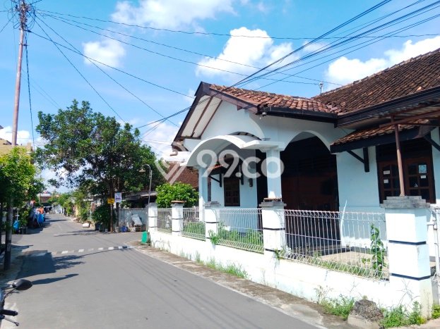 Rumah Strategis Modern Lb 170m2 di Colomadu, Karanganyar Rumah Strategis Modern Lb 170m2 di Colomadu, Karanganyar