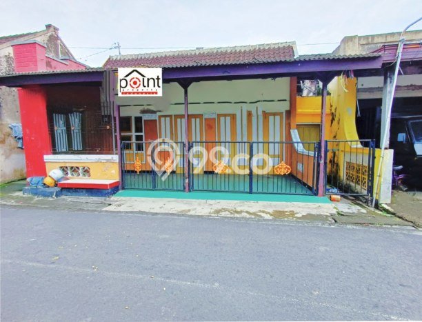 Jual Rumah Bagus Siap Huni LB 100m2 di Laweyan, Surakarta Jual Rumah Bagus Siap Huni LB 100m2 di Laweyan, Surakarta