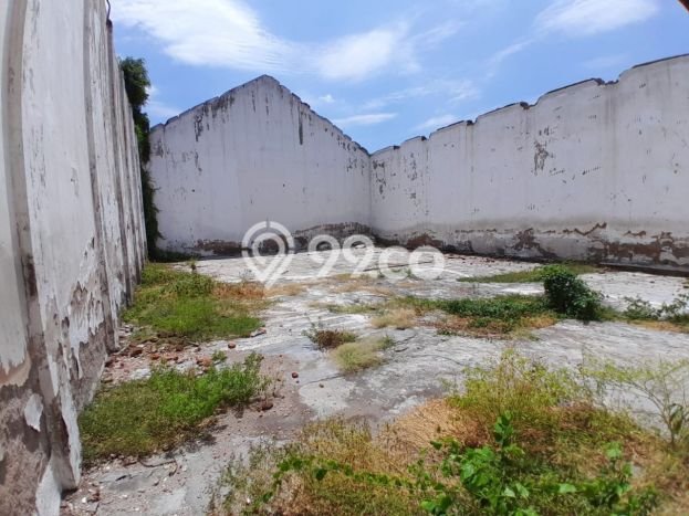Jarang Ada! Tanah di Jebres Punya Luas 4400m2 SHM Jarang Ada! Tanah di Jebres Punya Luas 4400m2 SHM