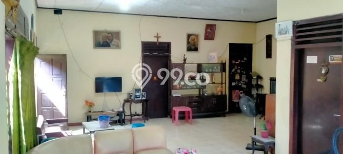 Jual Rumah Favorit Siap Huni LB 250m2 di Banjarsari, Surakarta Jual Rumah Favorit Siap Huni LB 250m2 di Banjarsari, Surakarta