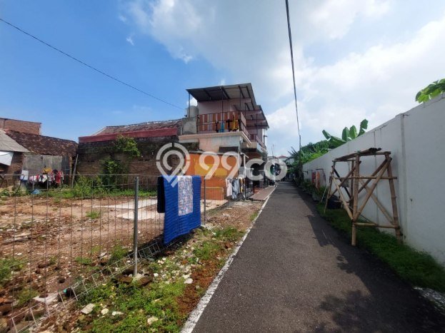 Lahan Strategis di Laweyan Dijual dengan Luas 110m2 Lahan Strategis di Laweyan Dijual dengan Luas 110m2