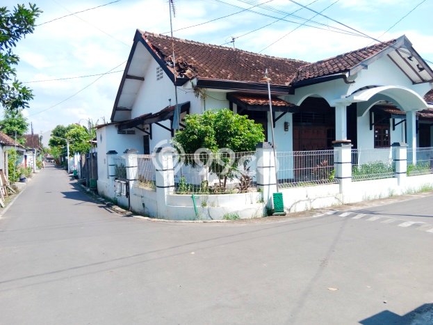 Rumah Strategis Modern Lb 170m2 di Colomadu, Karanganyar Rumah Strategis Modern Lb 170m2 di Colomadu, Karanganyar