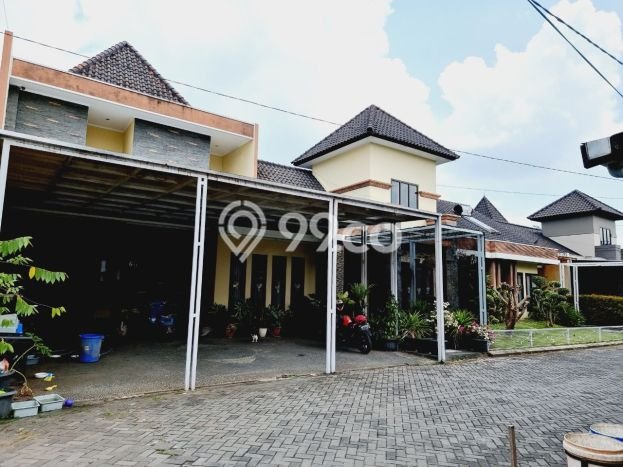 Jual Rumah Mewah Megah Dengan View Cantik di Gentan, Sukoharjo Jual Rumah Mewah Megah Dengan View Cantik di Gentan, Sukoharjo