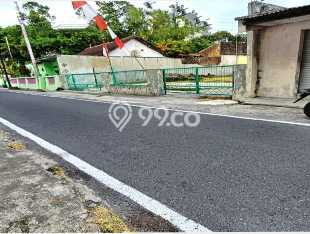Jarang Ada! Tanah di Laweyan Punya Luas 280m2 SHM Jarang Ada! Tanah di Laweyan Punya Luas 280m2 SHM