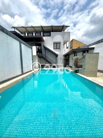 Rumah Minimalis 4 KT di Cirendeu Jakarta Selatan Rumah Minimalis 4 KT di Cirendeu Jakarta Selatan