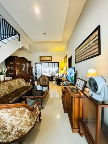 Rumah Strategis Minimalis Lb 150m2 di Ciputat Timur, Tangerang Selatan Rumah Strategis Minimalis Lb 150m2 di Ciputat Timur, Tangerang Selatan