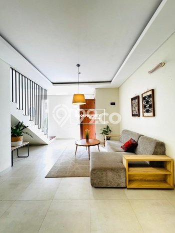 Dijual Hunian Rumah Terawat 3 Kamar di Cirendeu, Jakarta Selatan Dijual Hunian Rumah Terawat 3 Kamar di Cirendeu, Jakarta Selatan