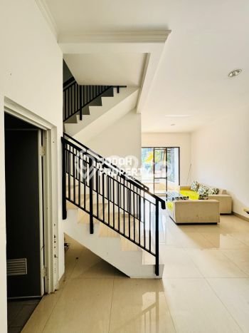 Dijual Rumah Modern 3 KT di Cirendeu, Jakarta Selatan Dijual Rumah Modern 3 KT di Cirendeu, Jakarta Selatan
