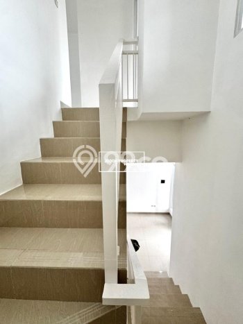 Dijual Hunian Rumah Nyaman 3 Kamar di Cirendeu, Jakarta Selatan Dijual Hunian Rumah Nyaman 3 Kamar di Cirendeu, Jakarta Selatan