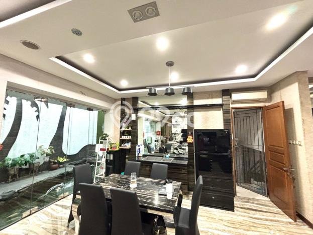Ready to Use! Premium House LT 200m2 Desain Modern di Daan Mogot Ready to Use! Premium House LT 200m2 Desain Modern di Daan Mogot