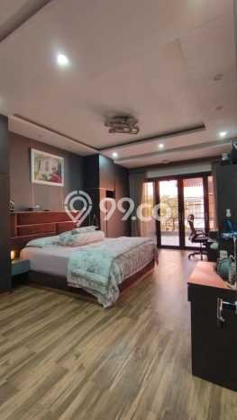 Jual Rumah Luas Megah Dengan View Cantik di Taman Surya, Jakarta Barat Jual Rumah Luas Megah Dengan View Cantik di Taman Surya, Jakarta Barat