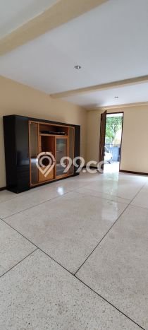 Hunian 4 Kamar Siap Huni Dikontrakkan di Menteng Harga Kompetitif Hunian 4 Kamar Siap Huni Dikontrakkan di Menteng Harga Kompetitif
