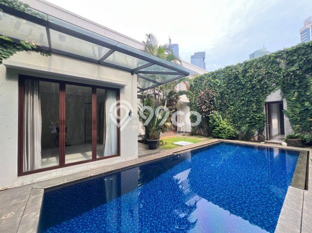 Lokasi terbaik! Rumah siap huni disewakan di Menteng LB 550m2 Lokasi terbaik! Rumah siap huni disewakan di Menteng LB 550m2